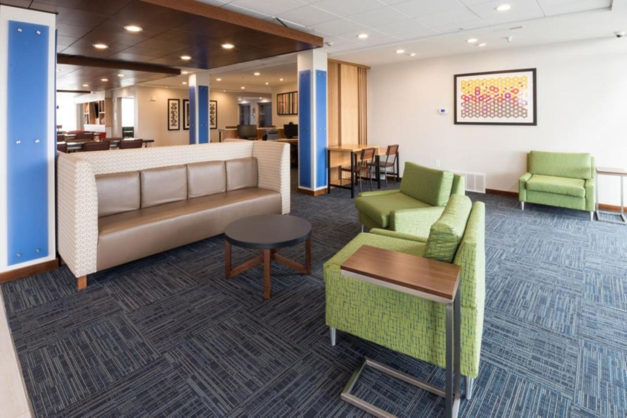 Holiday Inn Express & Suites - Michigan City By Ihg Экстерьер фото