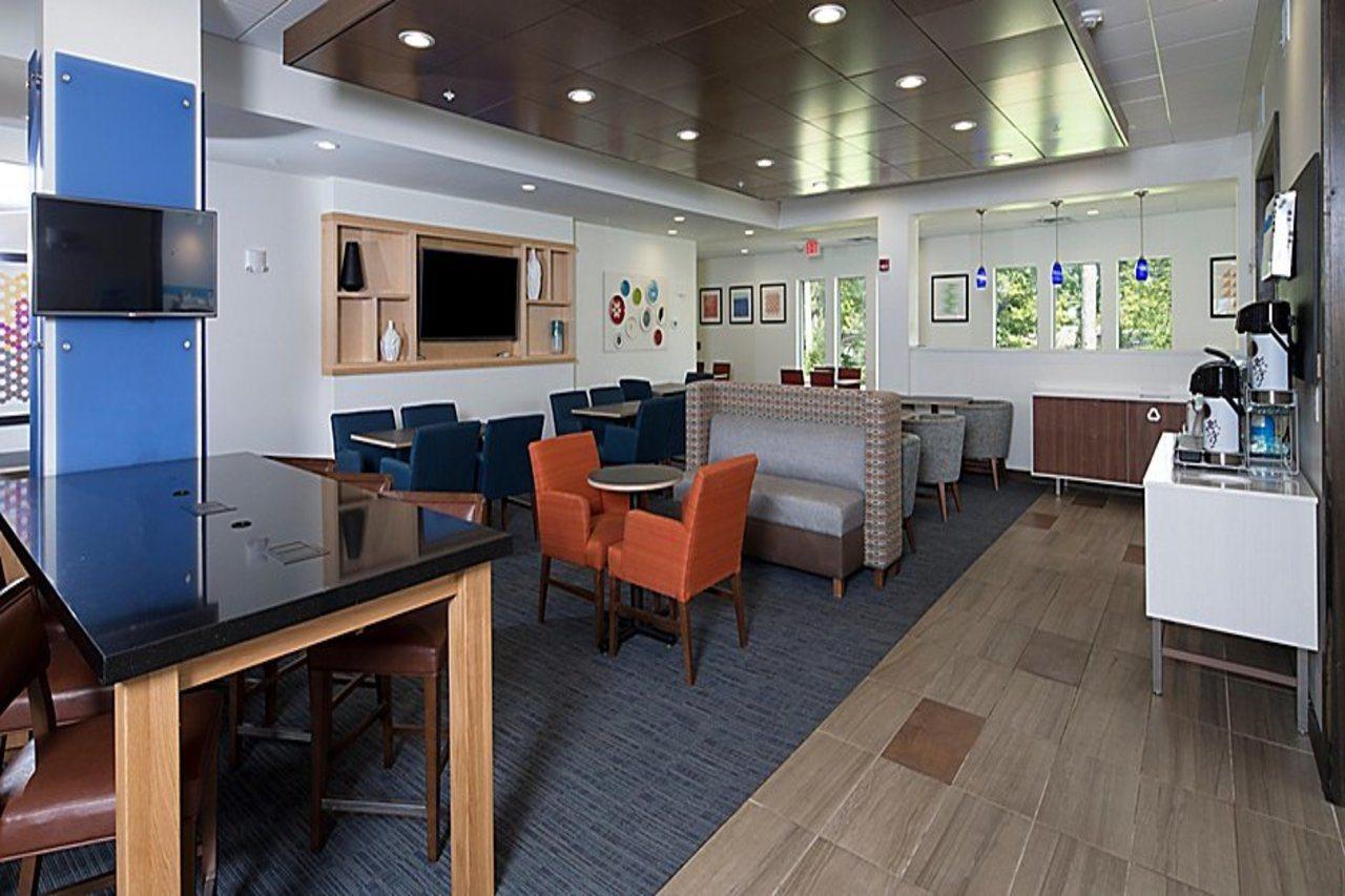 Holiday Inn Express & Suites - Michigan City By Ihg Экстерьер фото