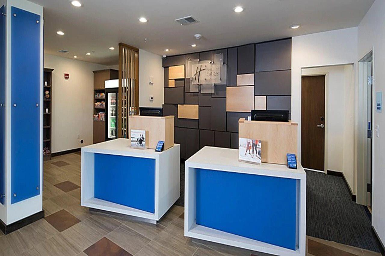 Holiday Inn Express & Suites - Michigan City By Ihg Экстерьер фото
